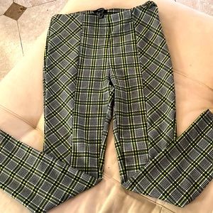 Forever 21 women pants size Large.